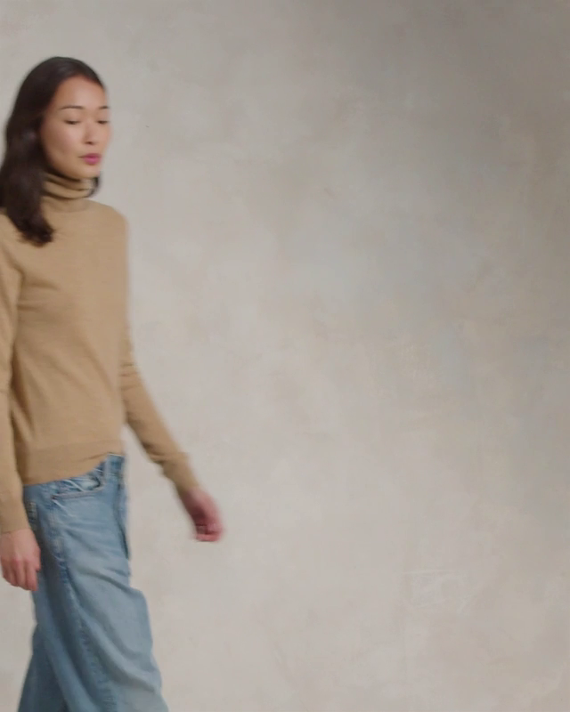 Slim Fit Cashmere Turtleneck