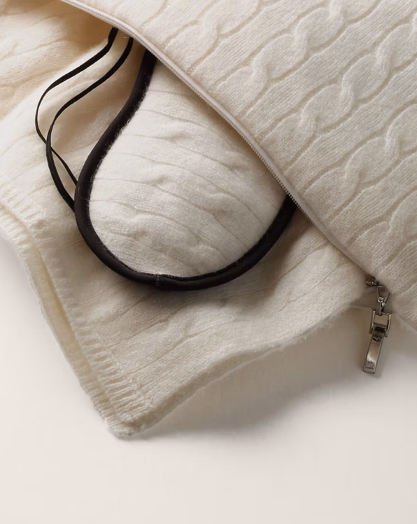 Iconic Cable Cashmere Travel Gift Set