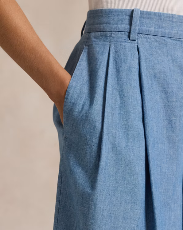Pleated Cotton Chambray Short